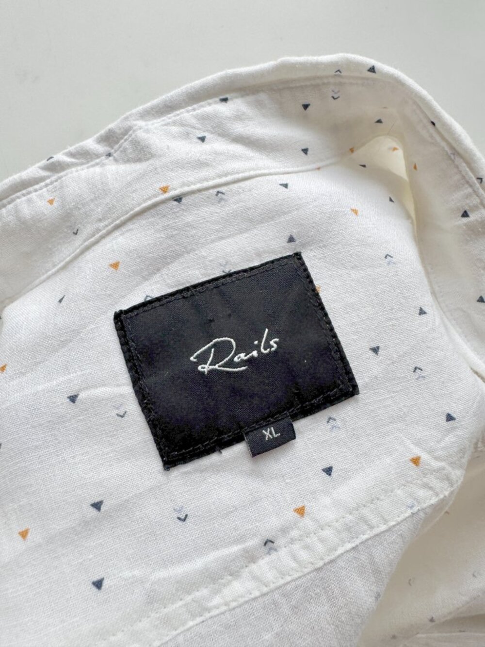 RAILS Carson White Triangle Geo Linen Short Sleeve Button Down Shirt, Size XL - Picture 13 of 15